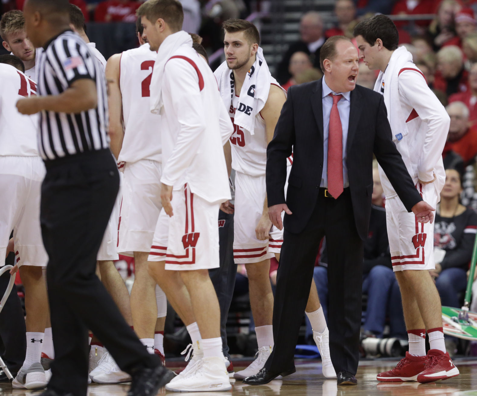 BADGERS (9-7, 2-1)